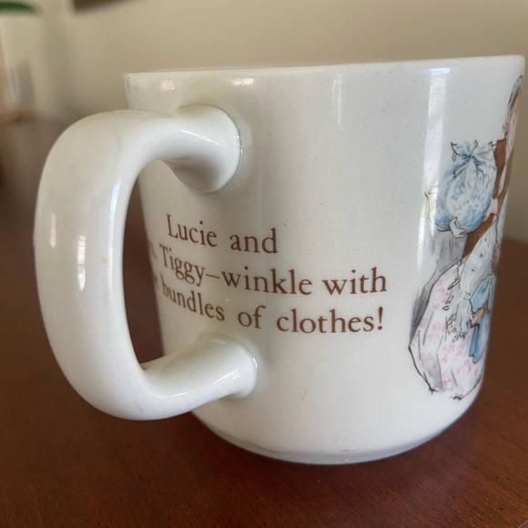 Wedgwood Beatrix Potter Mrs Tiggly-Winkle hedgehog Cup Mug England - Picture 4 of 7